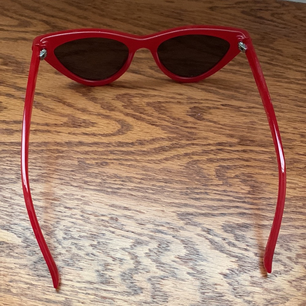 American Eagle Red Cat Eye Sunglasses - Picture 4 of 4